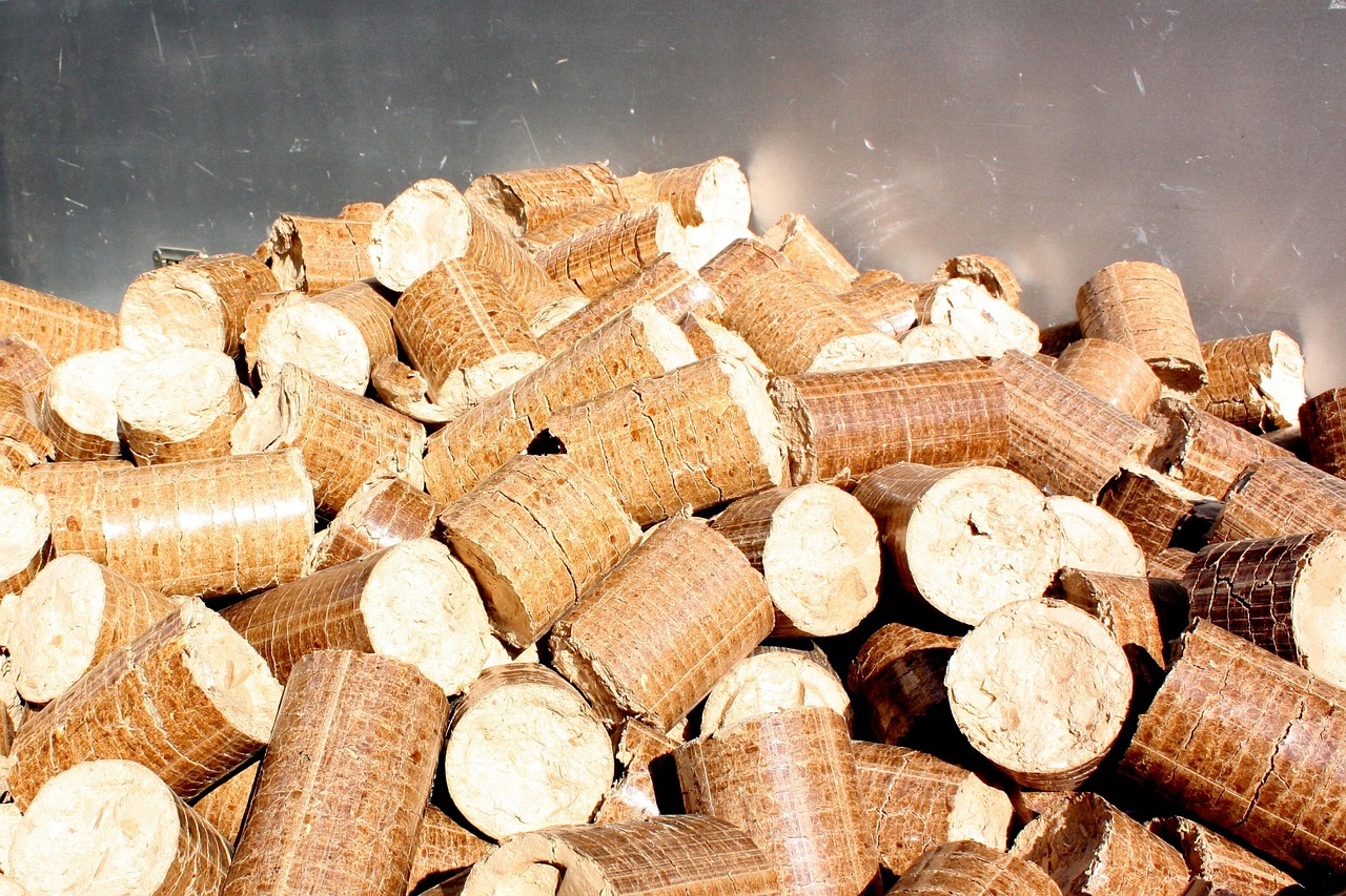 Services pellets, briquettes, wood, firewood, heat, fire, trees, chop wood, burn, log, wood supply, heap, pellets, pellets, pellets, pellets, pellets, briquettes